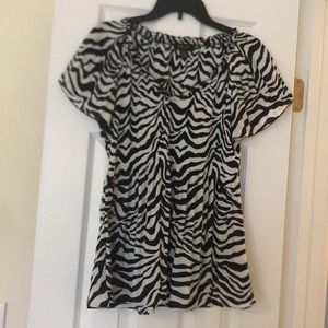 Ladies top black and white petite medium